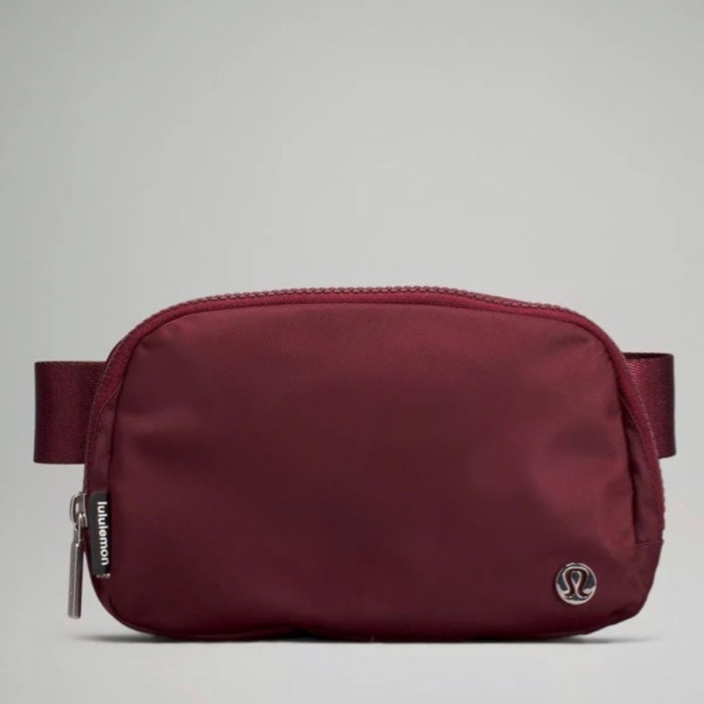 NWT Lululemon Everywhere Belt Bag